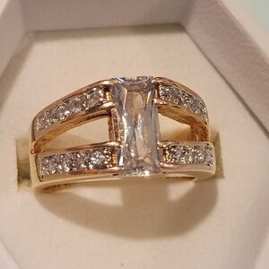 Vintage 18K GF yellow Gold And Qubic Zirconia Ring, size 8.